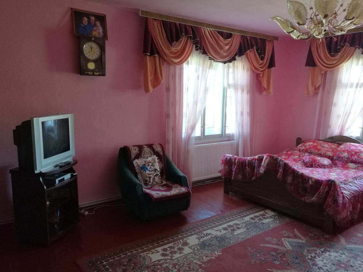 Vila Gutsulska Oselya Krivopol'ye Exteriér fotografie